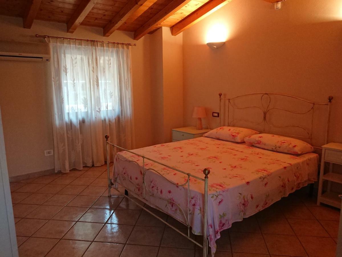 Apartamento Il Carpino Bianco Bilocale Puegnago sul Garda Exterior foto